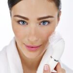 Braun Silk-épil Facial Epilator with Cleansing Brush #810 - Image 3
