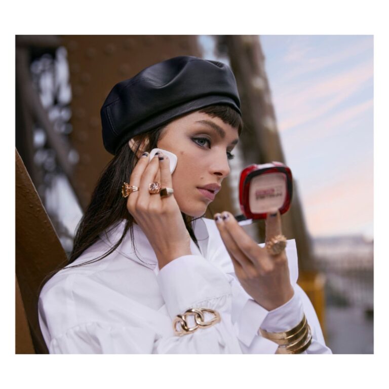 ⁦لوريال بودرة الأساس انفاليبل 24 ساعة 220 ساند⁩ - الصورة ⁦3⁩