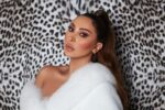 ⁦عدسات جويل آي كاندي اللاصقة - سنو ليوبارد B2 (أزرق مخضر)⁩ - الصورة ⁦2⁩