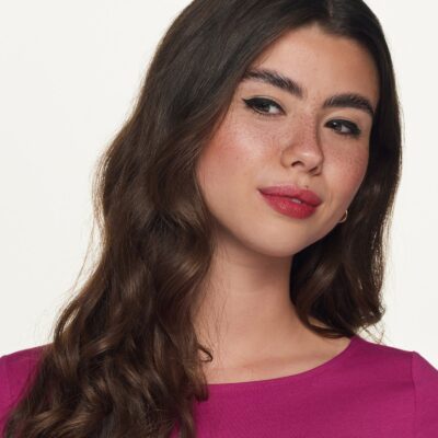 ايسنس ايلاينر ضد الماء 24 ساعه 01