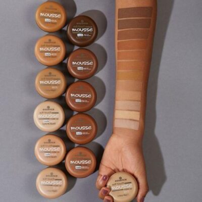 Essence Soft Touch Mousse Make-Up 01- Beige