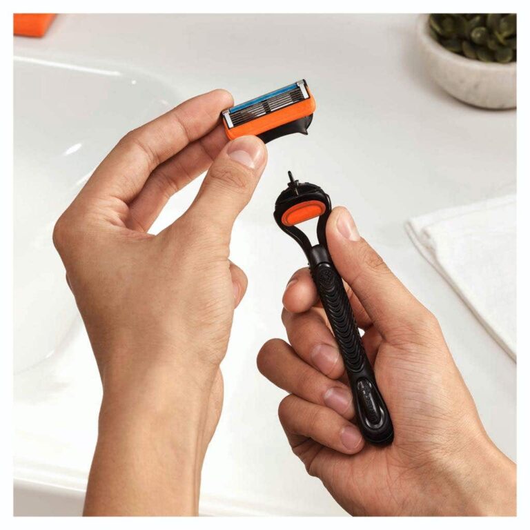 Gillette Fusion5 Power Refill Blades 8 Pcs - Image 4