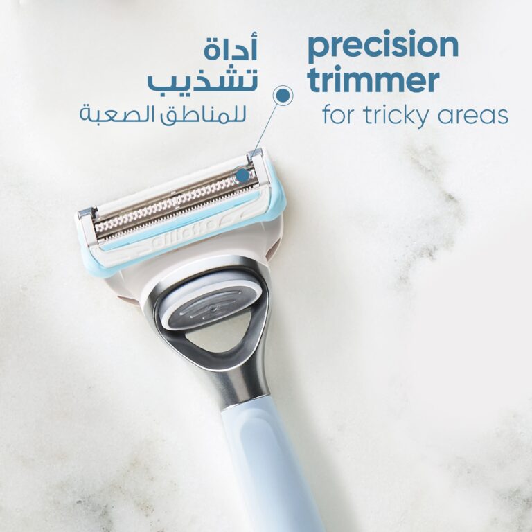 Gillette Venus Skin Care Women's Razor + 2 Razor Blade Refill with Precision Trimmer - Image 4