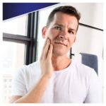 Gillette SkinGuard Sensitive Razor + 2 Blades - Image 3