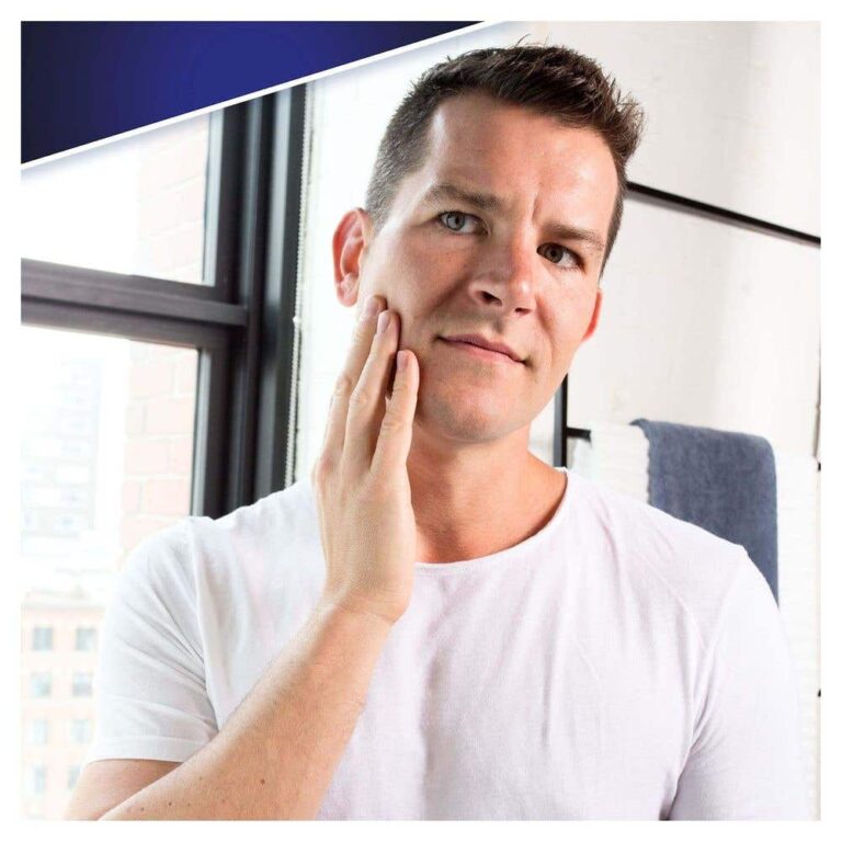 Gillette SkinGuard Sensitive Razor + 2 Blades - Image 3